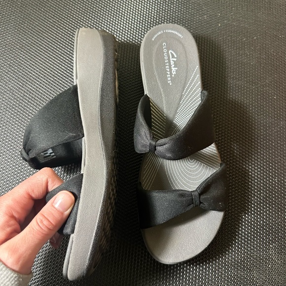 Clarks Black Slide Sandals with Bow - Picture 2 of 2